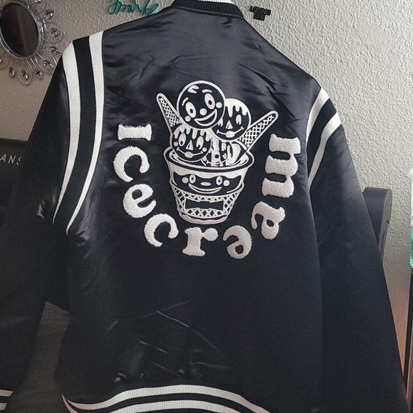 Ice Cream - Picture 3 of 3